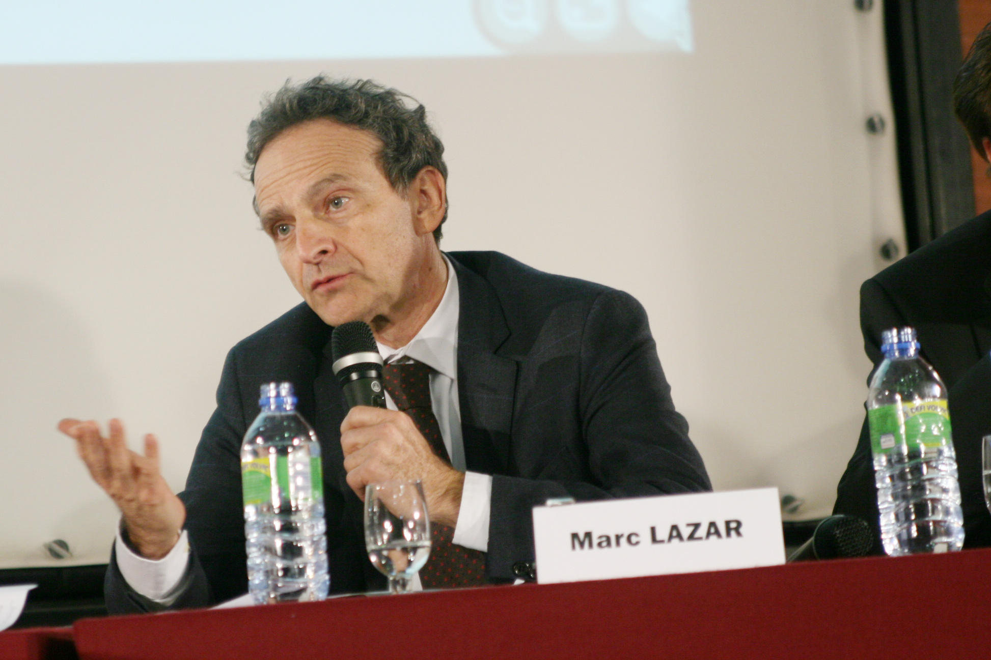 Massimiliano Tarantino, direttore Fondazione Feltrinelli intervista Marc Lazar, Sciences Po