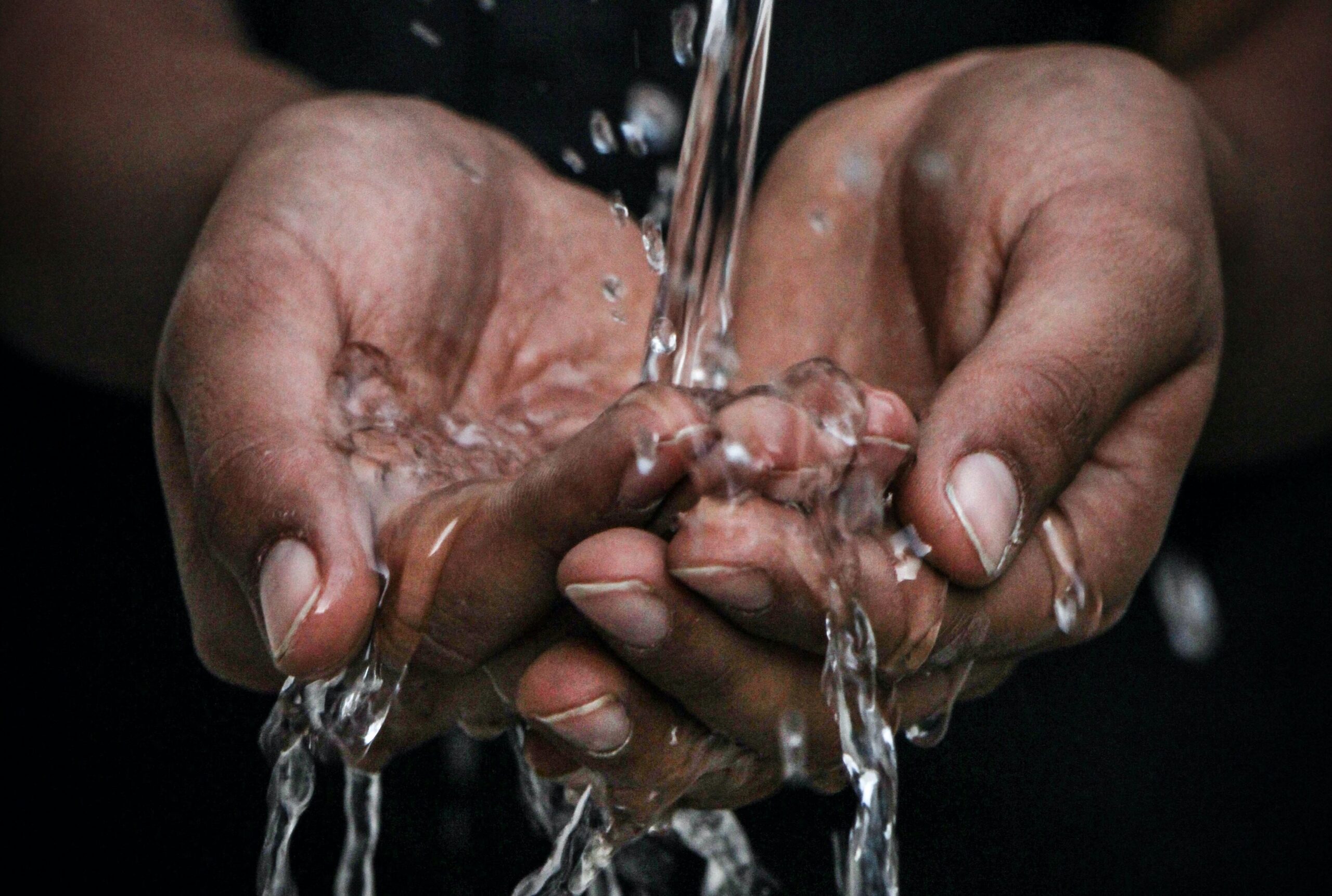 Acqua universale. Promesse e prospettive di una risorsa